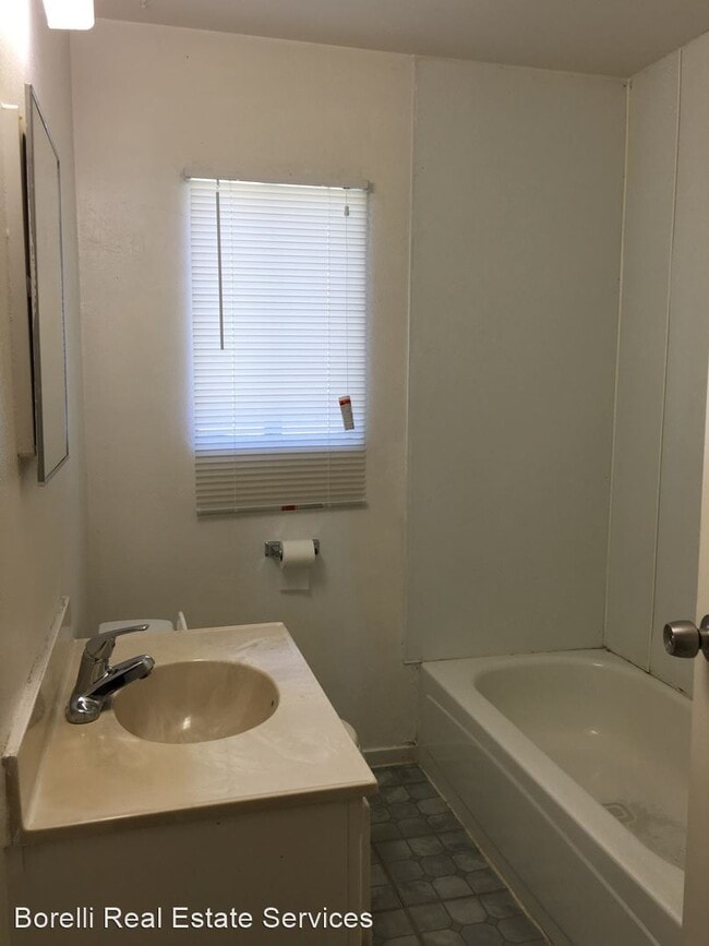 Building Photo - 2 br, 1 bath House - 16805 Cozzi Ave