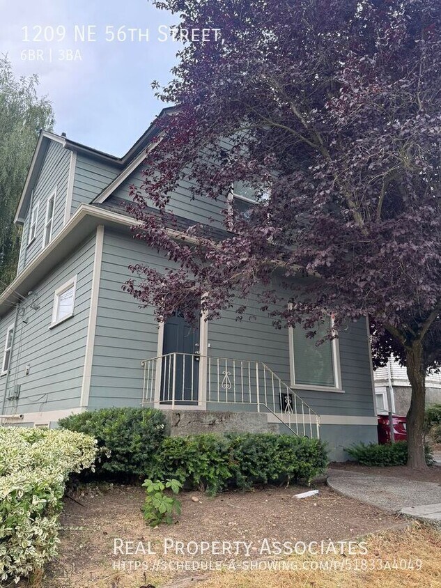 Foto principal - 1209 NE 56th St