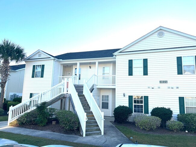 Foto del edificio - Available Now! First Floor, 3 Bedroom, 2 Bath Windsor Green Condo in Carolina Forest!!