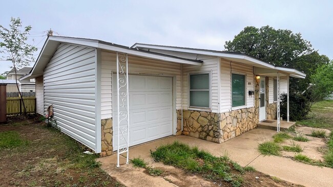 Building Photo - Charming 2-Bedroom Single-Family Home – Perfect for Comfort & Convenience!