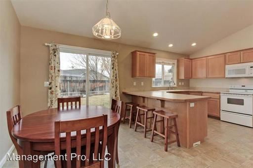 Building Photo - 2256 E Apricot Dr