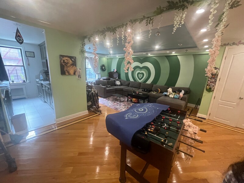 Foto principal - 102-30 Queens Blvd