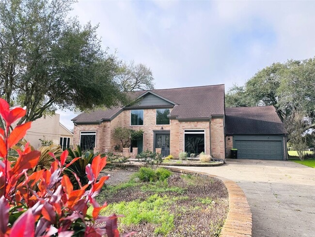 Building Photo - 3202 La Quinta Dr