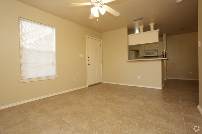 1 BD, 1 BA - 664 SF - Redbud Place Apartments