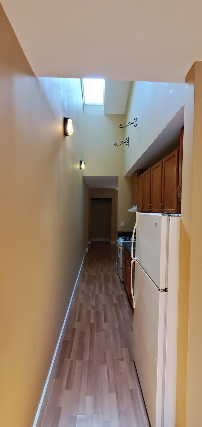 Building Photo - 415 Humphreys St