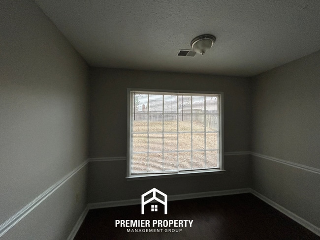 Building Photo - 7082 Farmhouse Dr