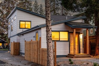 Building Photo - 1355 NW Hartford Ave