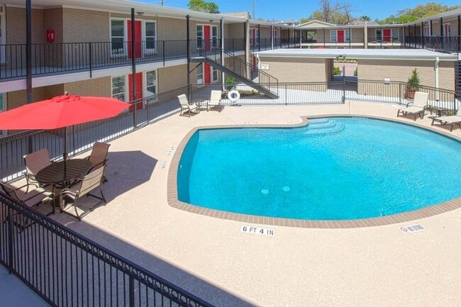 Pool - 835 Heights