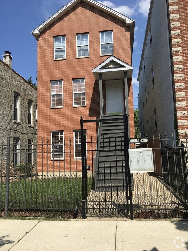 Building Photo - 1509 N Talman Ave