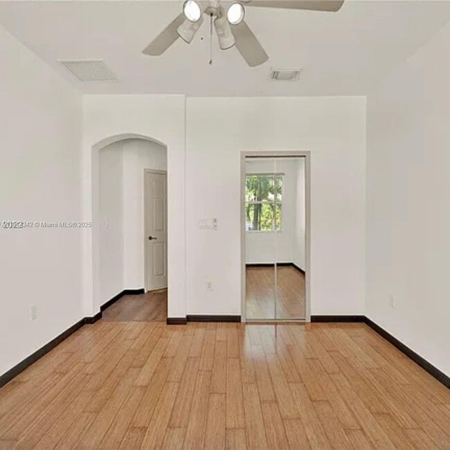 Building Photo - 10902 NW 79th St