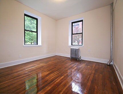 Foto principal - 35-15 Murray St