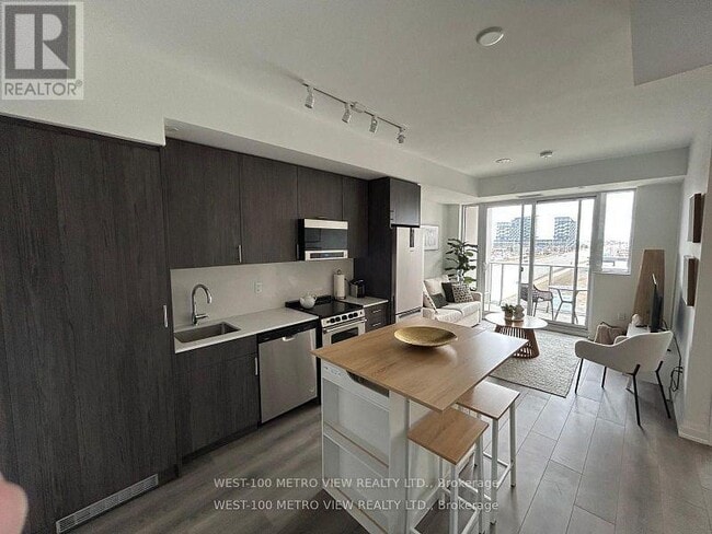 Building Photo - 412 Silver Maple Rd