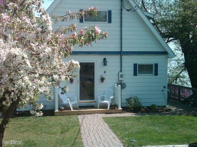 Foto del edificio - 2 br, 1 bath House - 5007 Reeds Pt