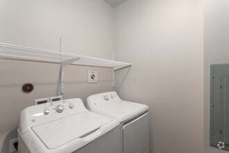 2BR, 2BA - 1,060SF - Spanish Peak Apartments