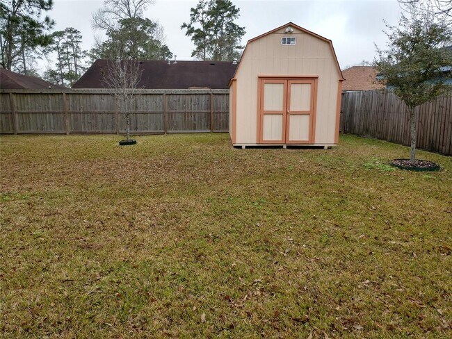 Building Photo - 12107 Kingslake Forest Dr