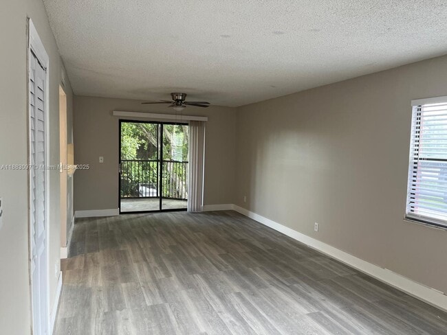 Foto del edificio - 3400 Foxcroft Rd