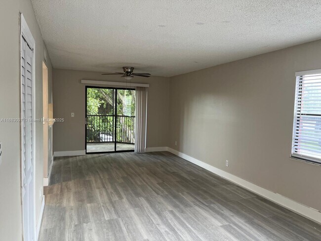 Building Photo - 3400 Foxcroft Rd
