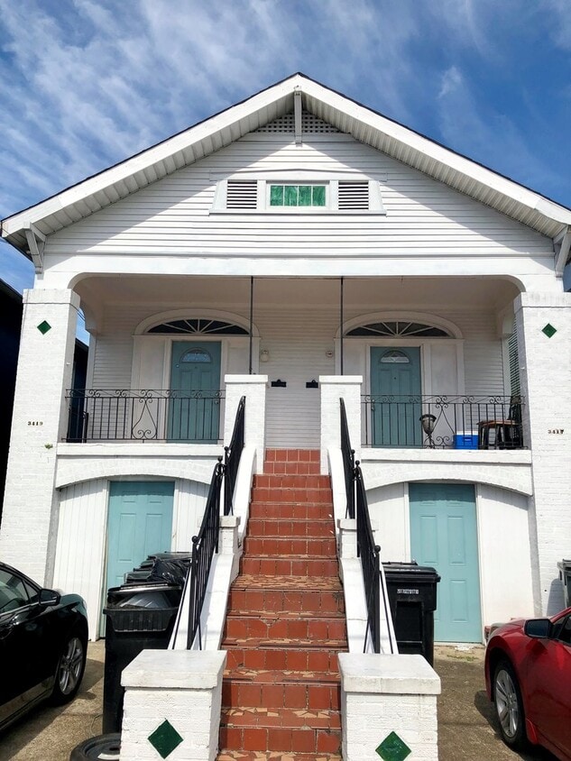 Spacious 3BD, 2 Story Home, Two Full Baths, & Driveway! Backyard Too - Spacious 3BD, 2 Story Home, Two Full Baths, & Driveway! Backyard Too