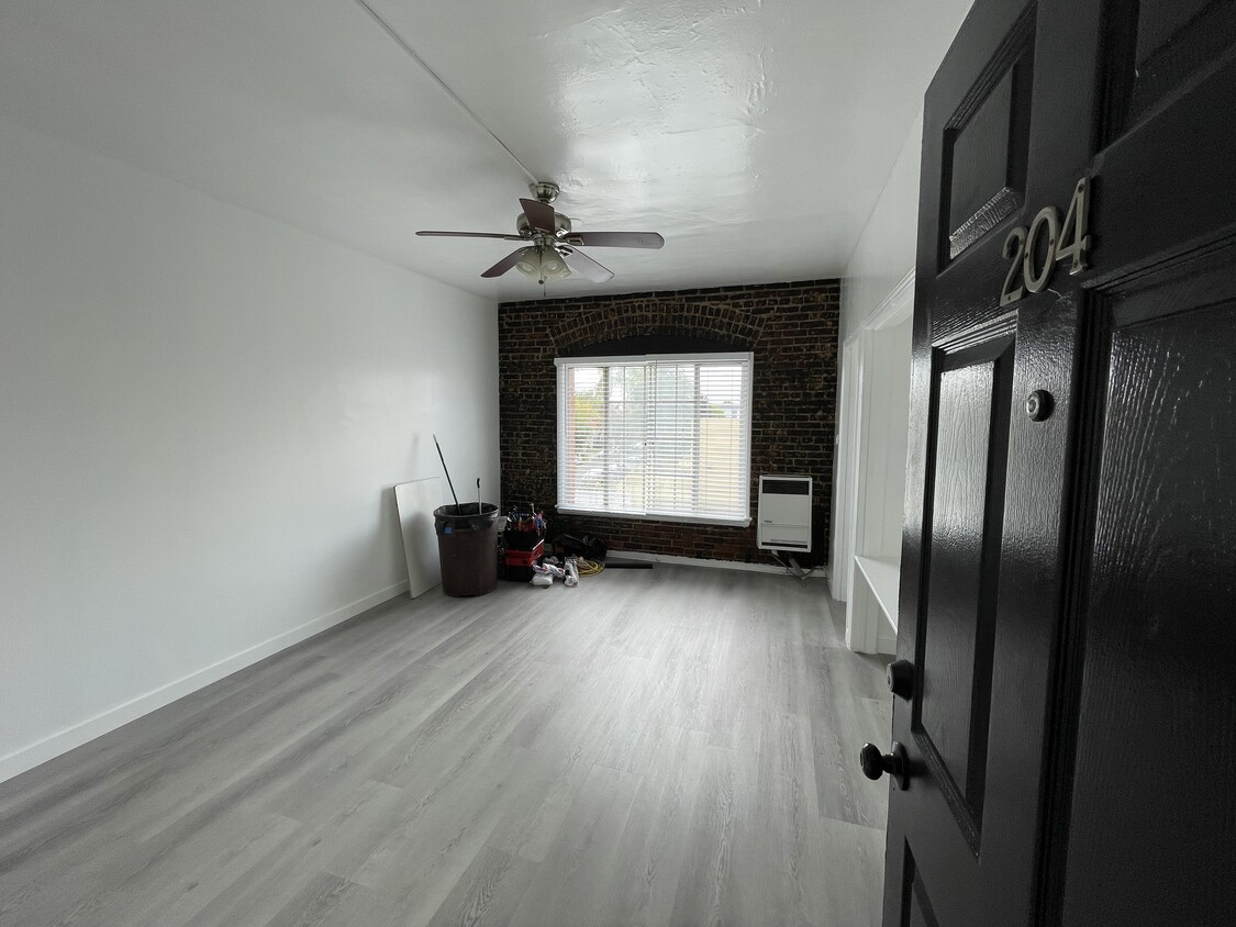 Primary Photo - 1411 Toberman St
