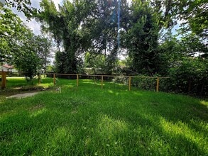 Building Photo - 4642 Mierianne St