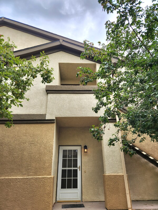 Primary Photo - 4008 Riviera Grove