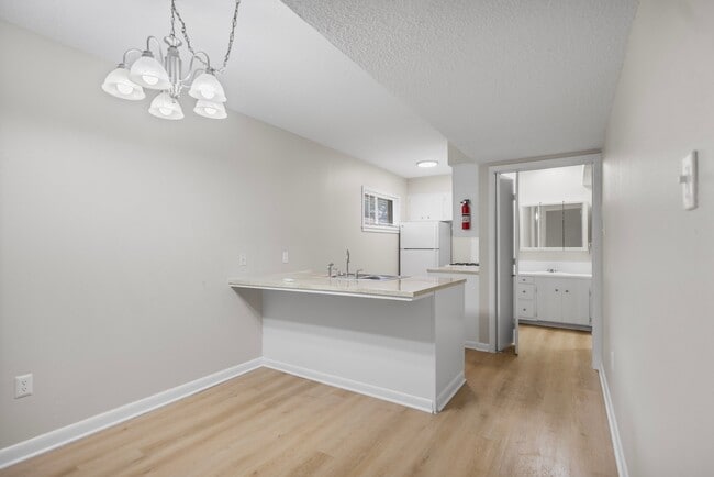 Building Photo - 901 Raguet St