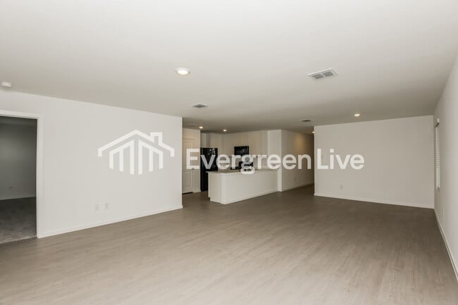 Foto del edificio - 2260 Tierra Madre Blvd