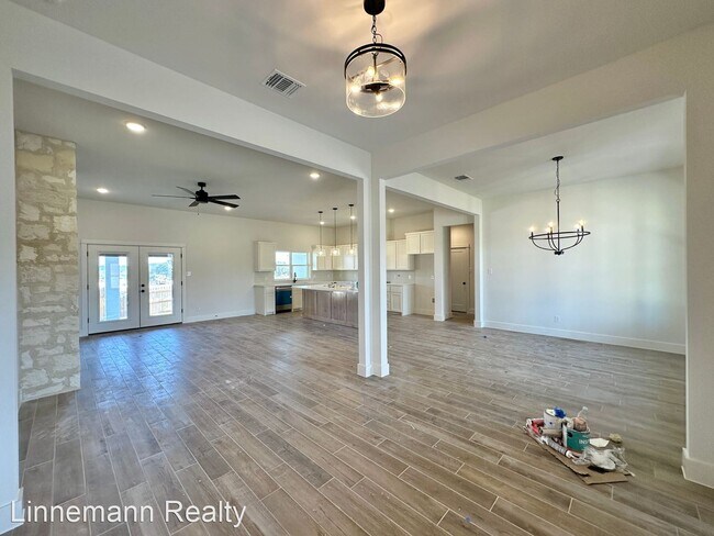 Foto del edificio - 4 br, 3 bath House - 8504 Kasen Avenue