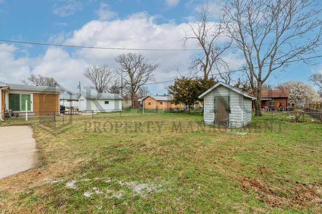 Building Photo - 2506 N Somerset Ave