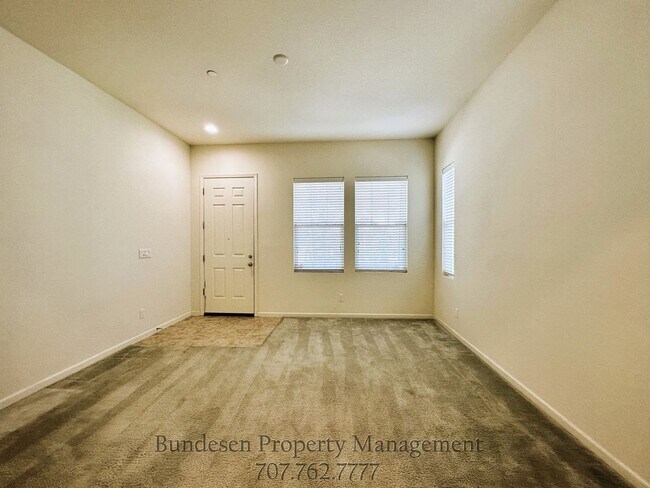 Foto del edificio - 1821 Woodsage Way