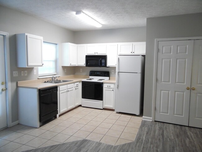 Building Photo - 2781 Jacquelyn Ln