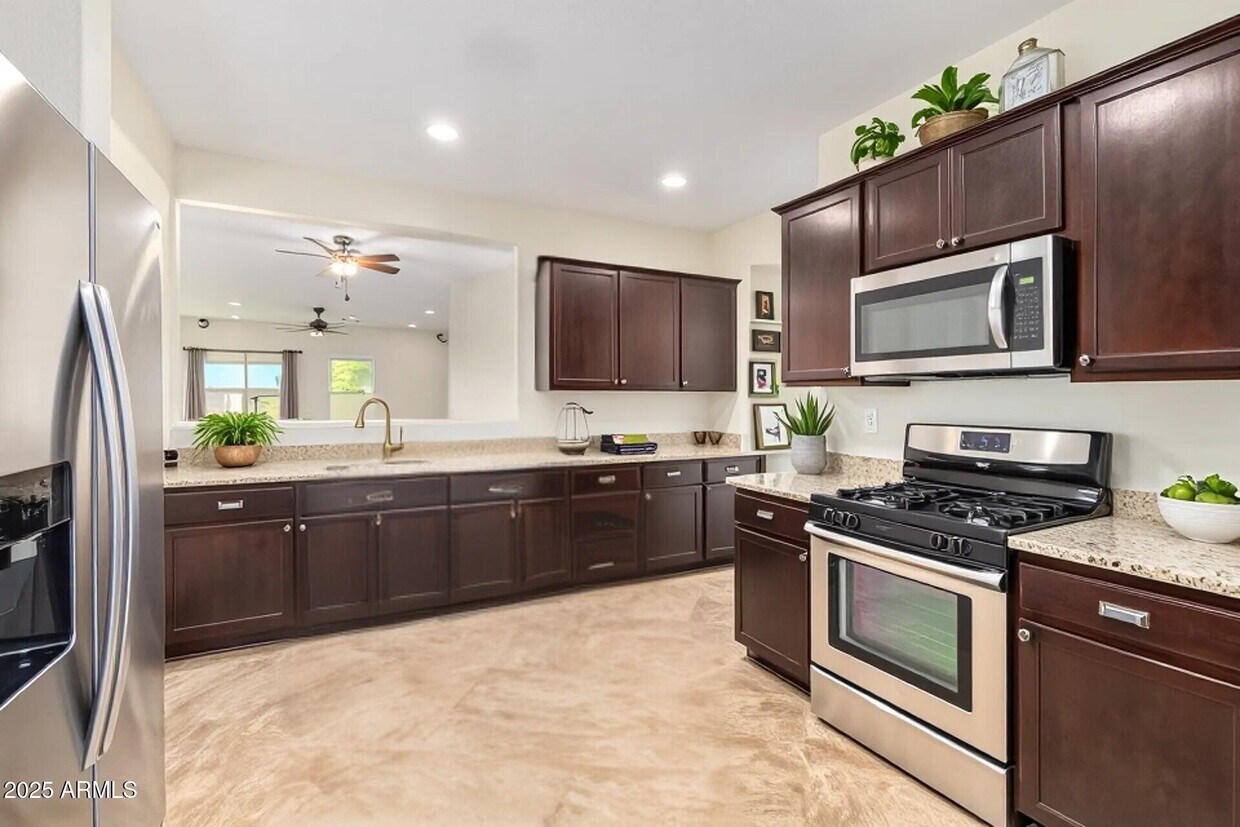 Foto principal - 25420 N 108th Ln