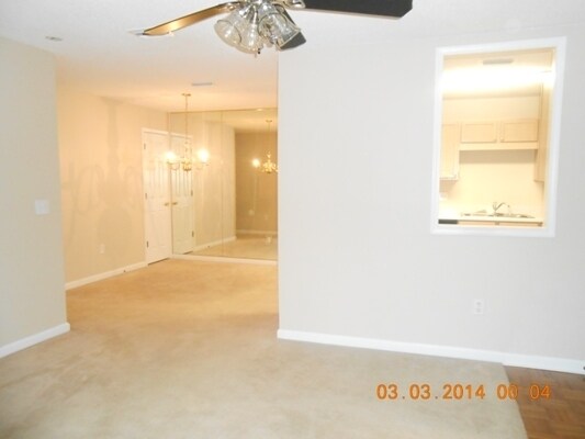 Building Photo - Townhome in great location in Greenville!