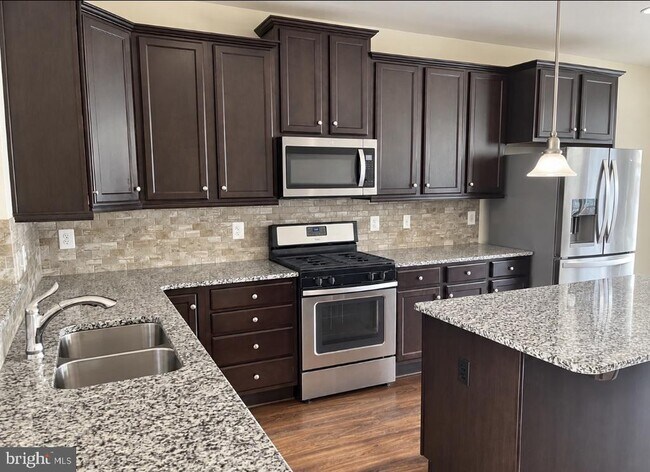 Foto del edificio - 8607 Sweet Rose Ct