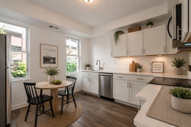 Foto del edificio - 4415 Garwood Way