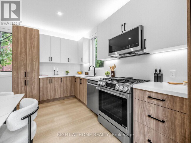 Photo du bâtiment - 1416 Islington Ave.