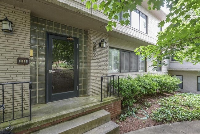 Building Photo - 282 Ardmore Cir NW