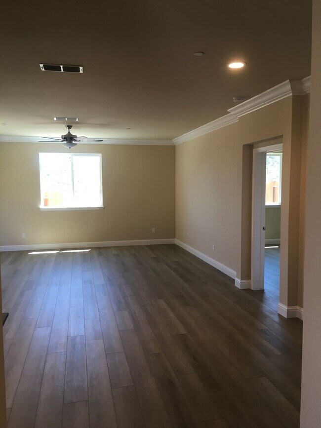 Foto del edificio - Villa Del Lago Subdivision 2 story townhome