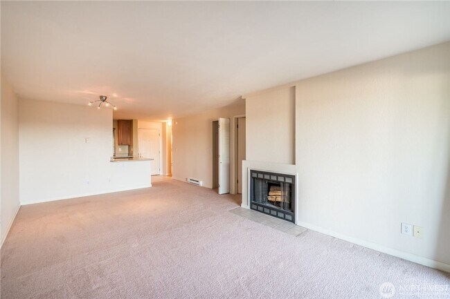 Foto del edificio - Lake Sammamish View Condo For Lease