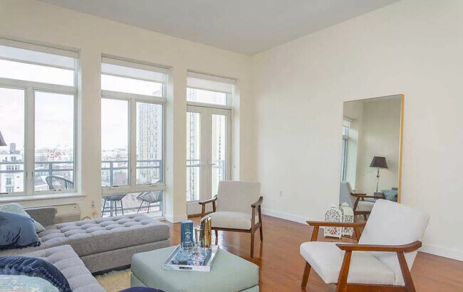 Living Room - 1900 Hamilton St