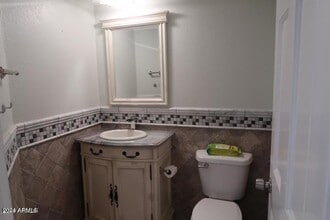 Building Photo - 2201 W Union Hills Dr