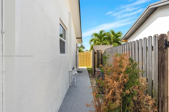 Building Photo - 9720 NW 24th Pl
