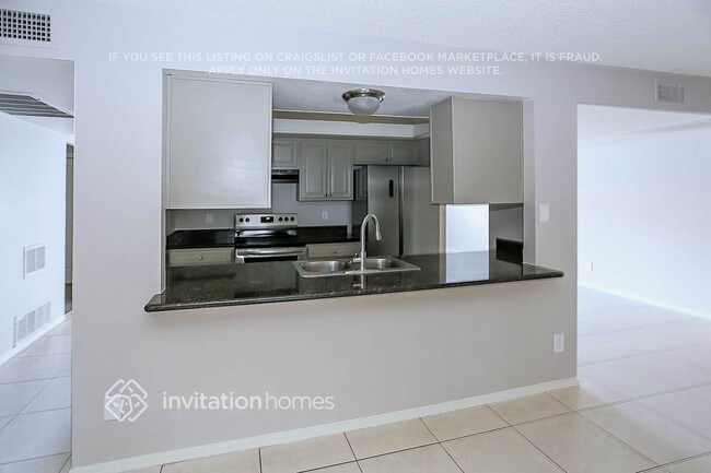Building Photo - 5726 N 46th Ave