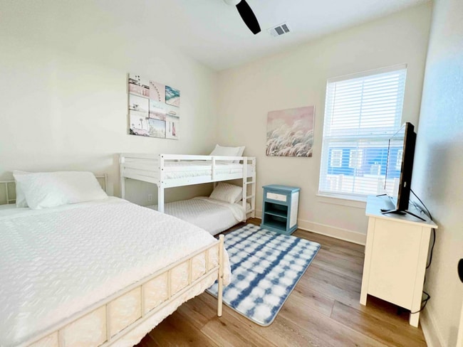 Foto del edificio - 2423 103rd St