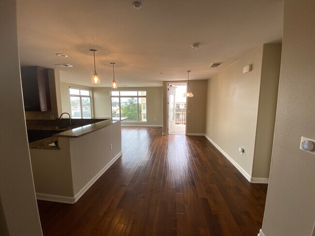 Building Photo - 1019 Costa Pacifica Way