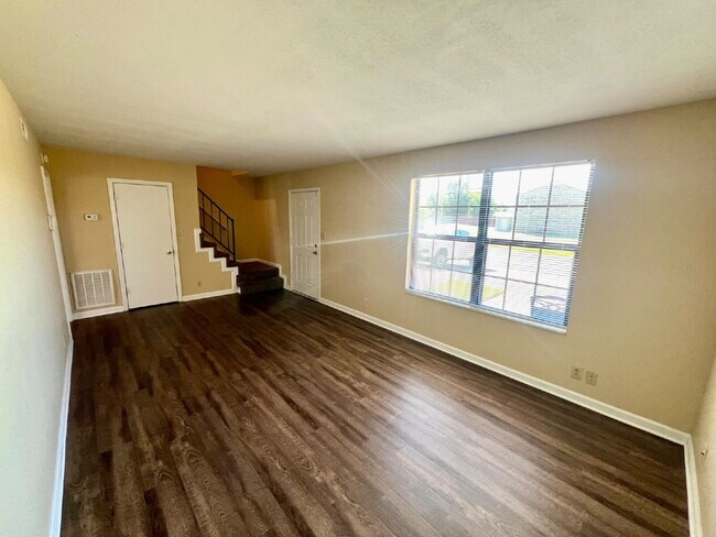 Foto del edificio - 351 PEABODY DRIVE UNIT 5 (3 BEDROOM UNIT)