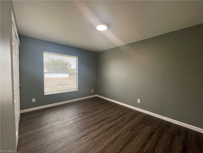 Foto del edificio - 4804/4806 24th St SW