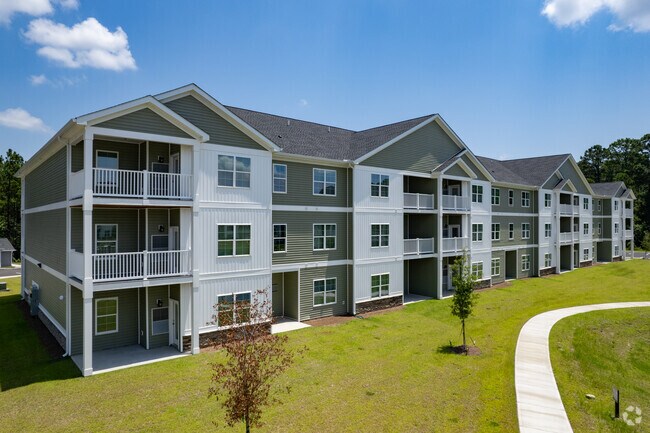Building Photo - Lakeview Terrace