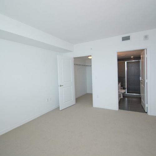 Foto del edificio - 7525 E Treasure Dr