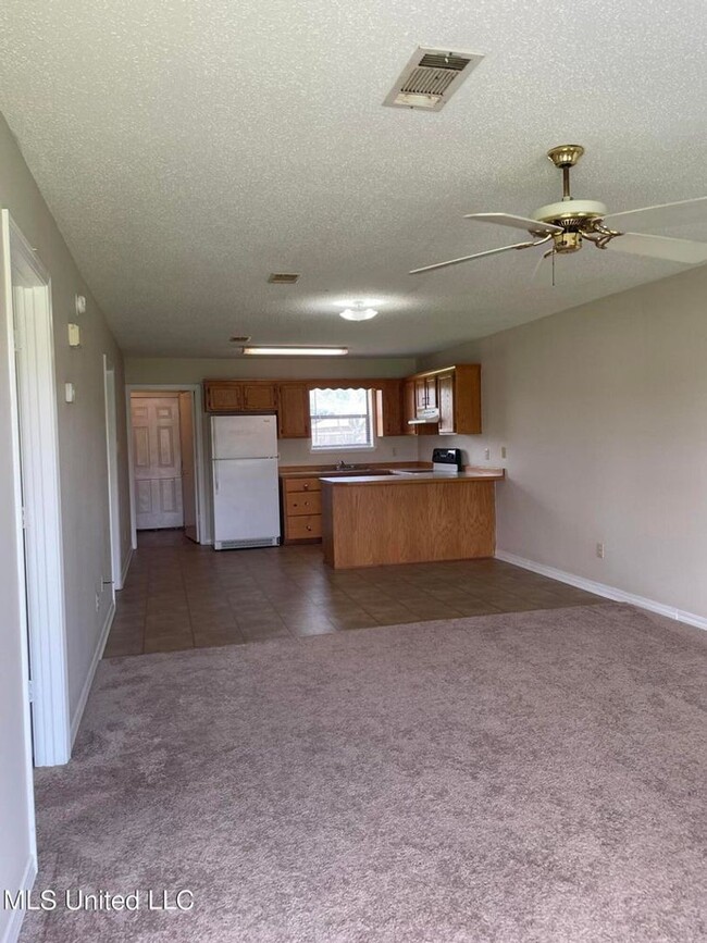 Building Photo - 8805 Old Spanish Trail